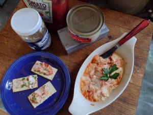 crab dip with crackers