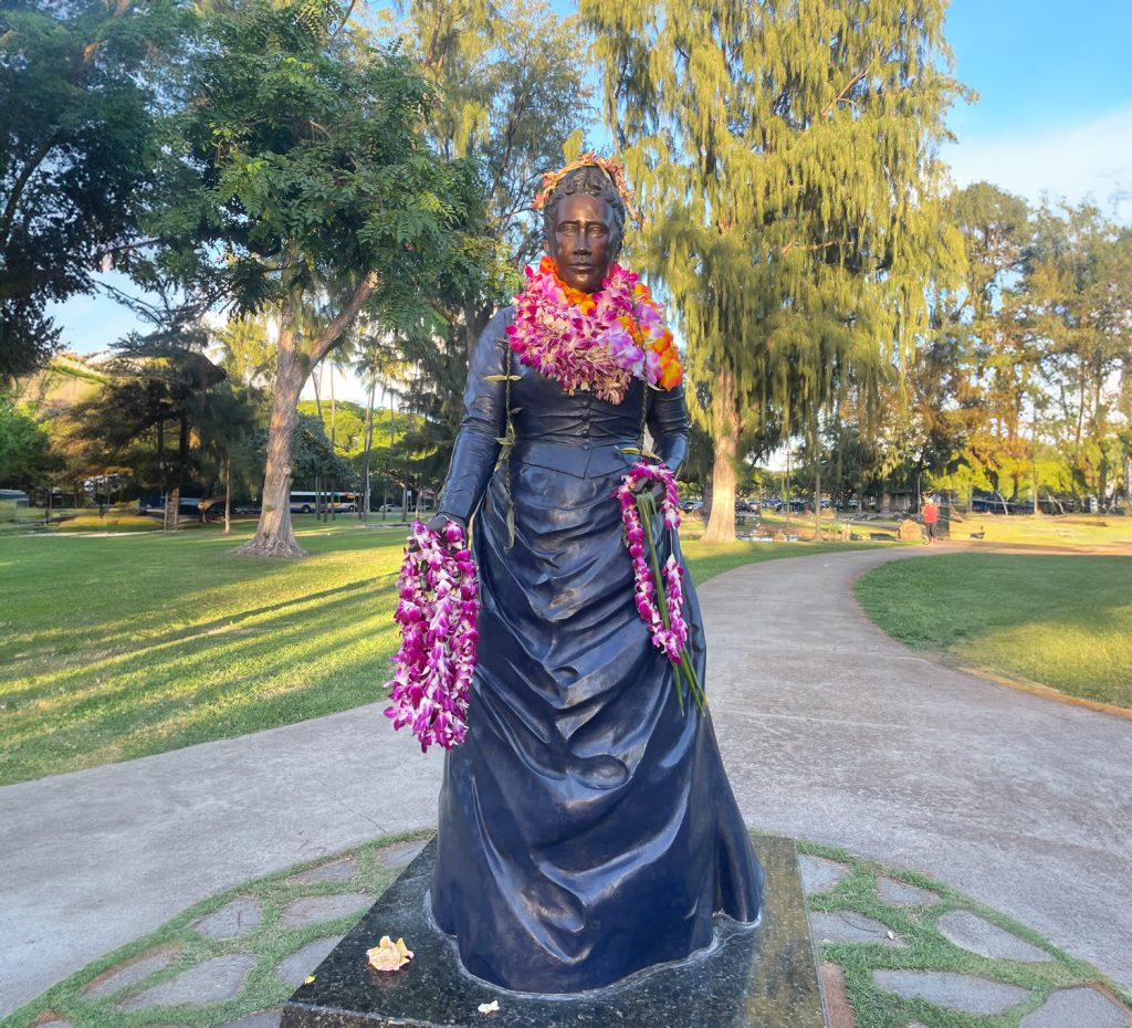 Queen Kapiʻolani statue located in Honolulu.